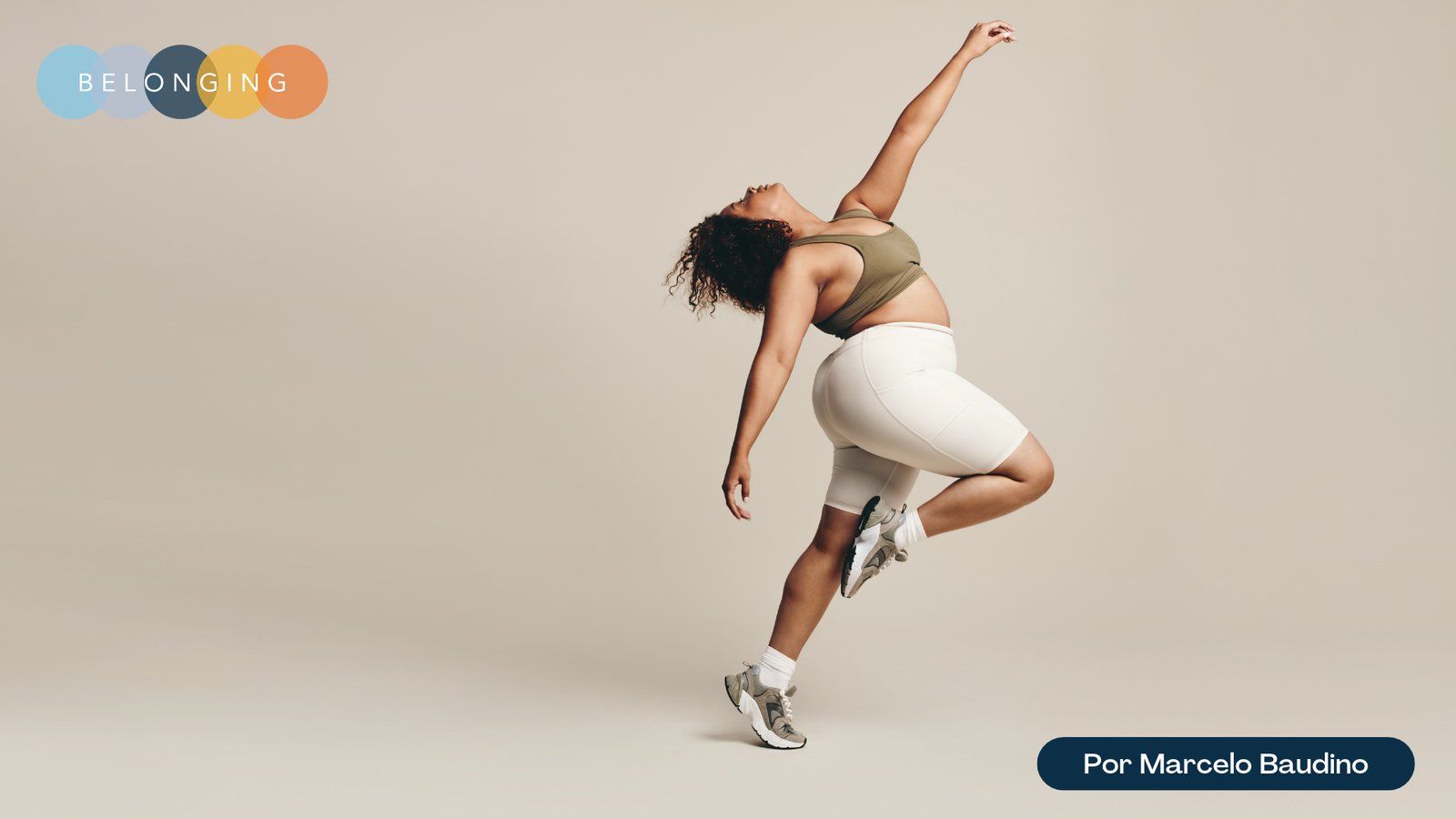 Mujer bailando libre